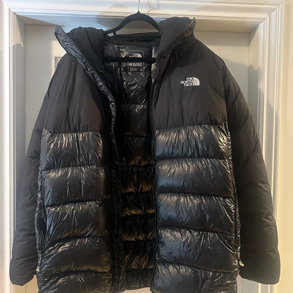 The North Face Men's Summit Series Black Puffer Jacket size XL